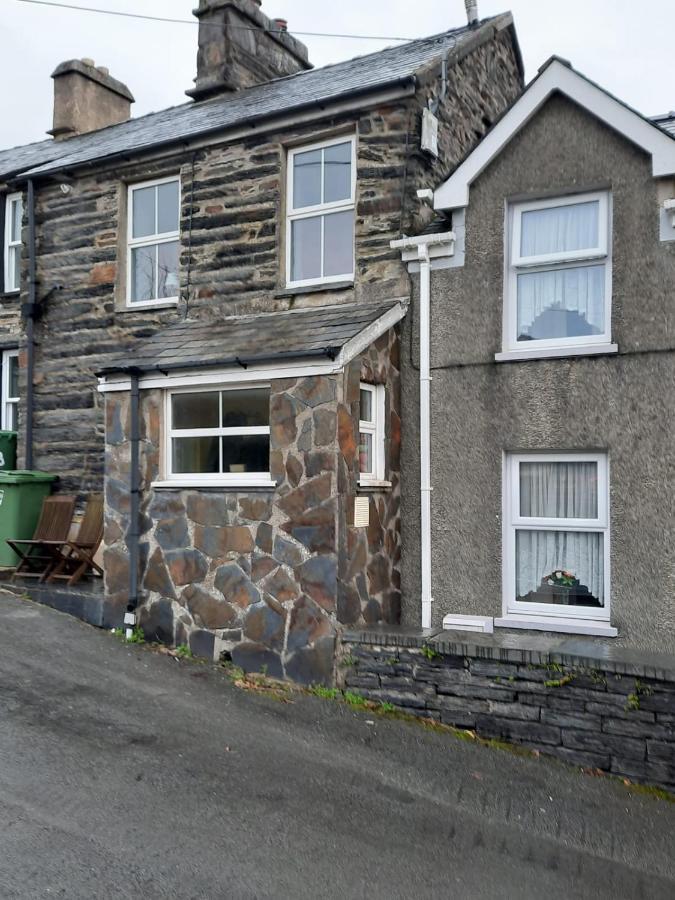 Penrhyndeudreath Snowdonia Rock Cottage - Cosy And Pet Friendly المظهر الخارجي الصورة